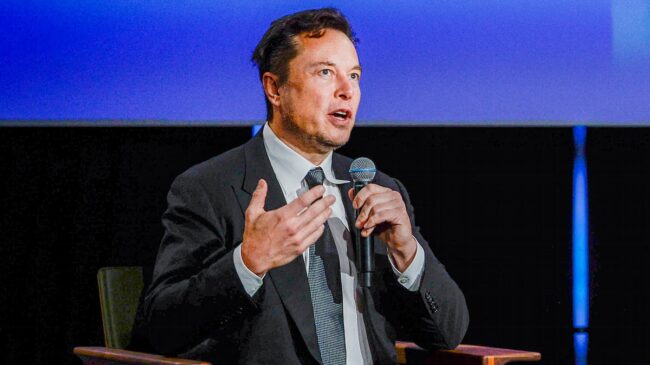 Los trabajadores de Twitter España temen "la extinción" de toda la plantilla tras la llegada de Elon Musk