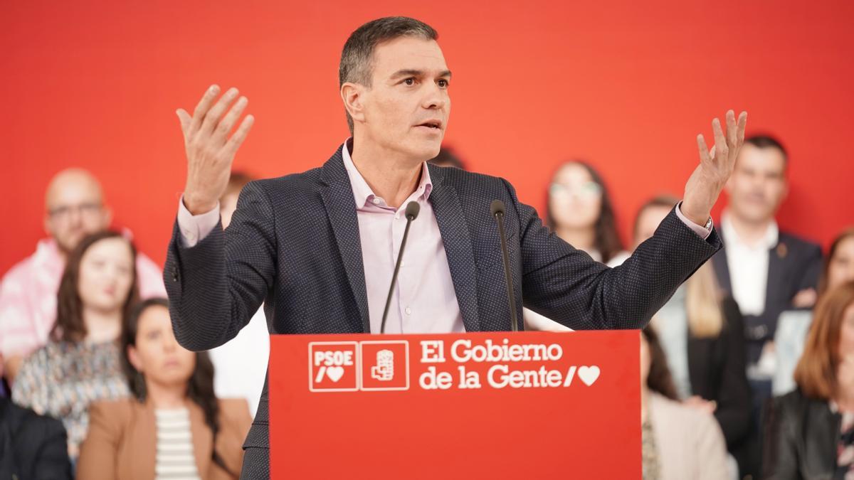 (VÍDEO) Sánchez ensalza una España mejor tras las exhumaciones: «La democracia no rinde tributo ni a los dictadores ni a sus secuaces»