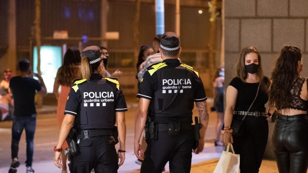 La Guardia Urbana de Barcelona adquiere palas detectoras de armas blancas para prevenir «apuñalamientos»