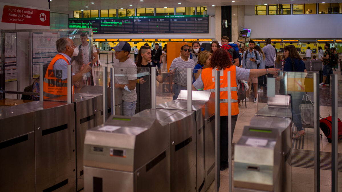 Renfe ya ha emitido 2,2 millones de abonos gratis de cercanías, rodalies y media distancia