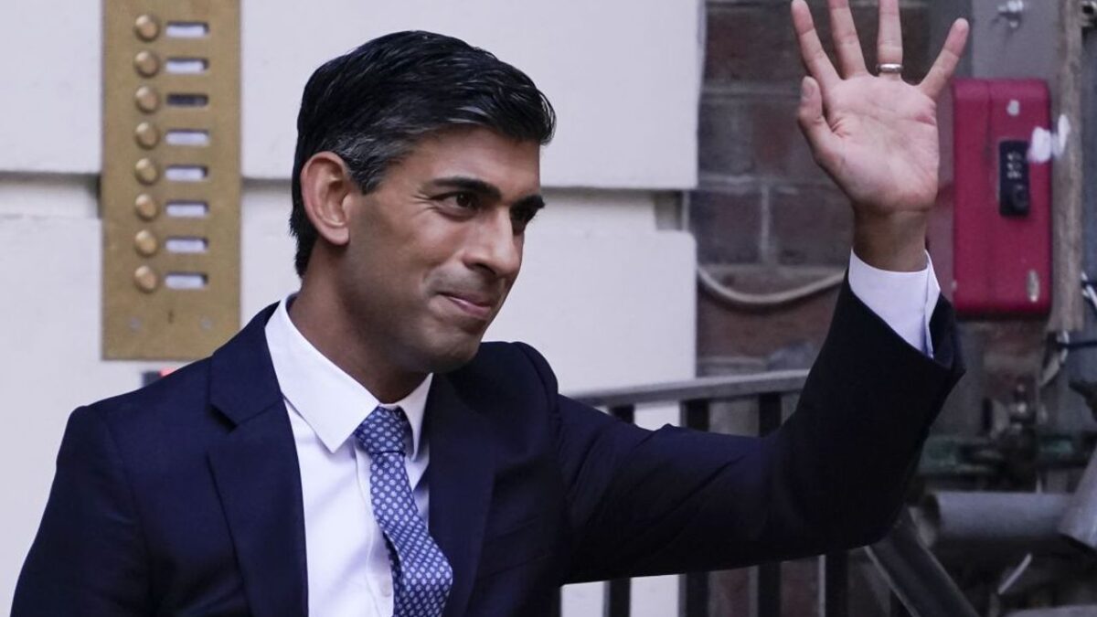 Rishi Sunak dice que el brexit ya aporta «enormes beneficios y oportunidades»