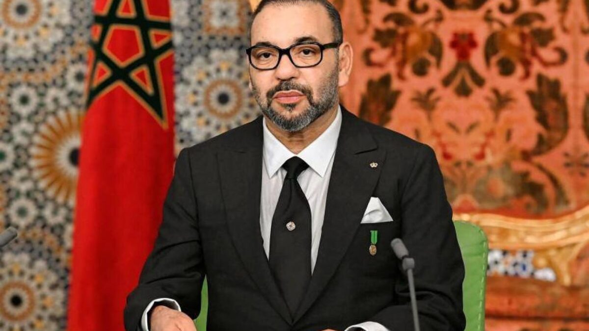 El rey de Marruecos invita al presidente argelino a un «diálogo» tras la crisis por el Sáhara Occidental