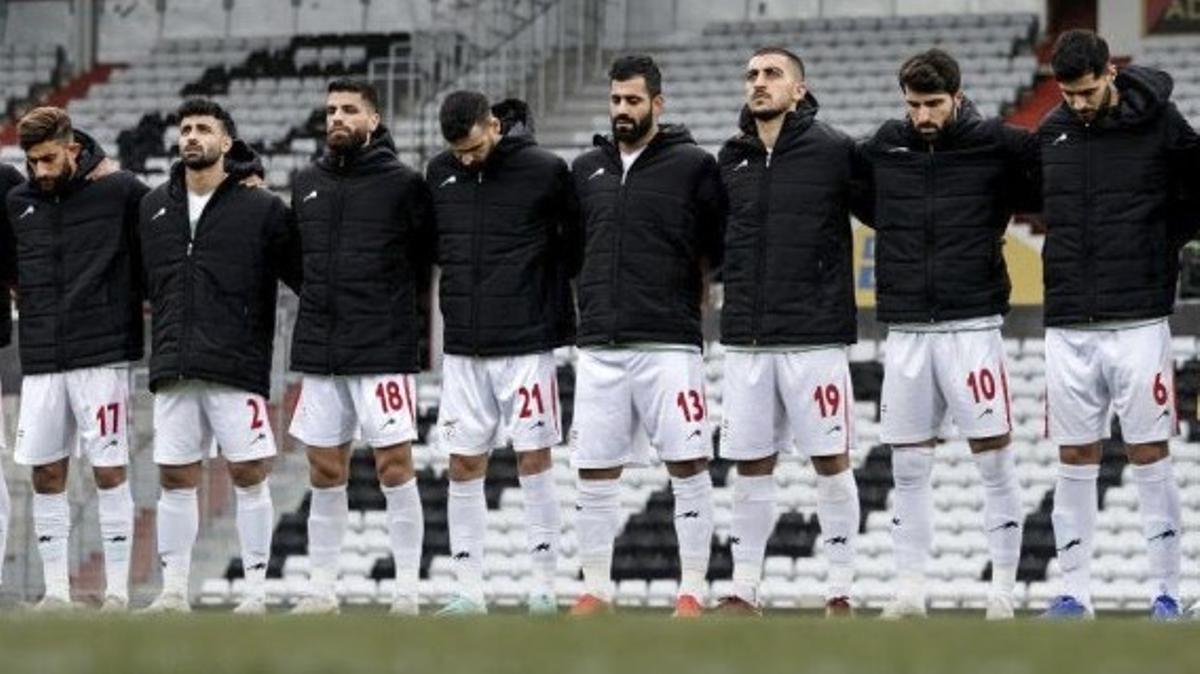 Irán advierte a sus futbolistas de que eviten gestos de apoyo a las protestas