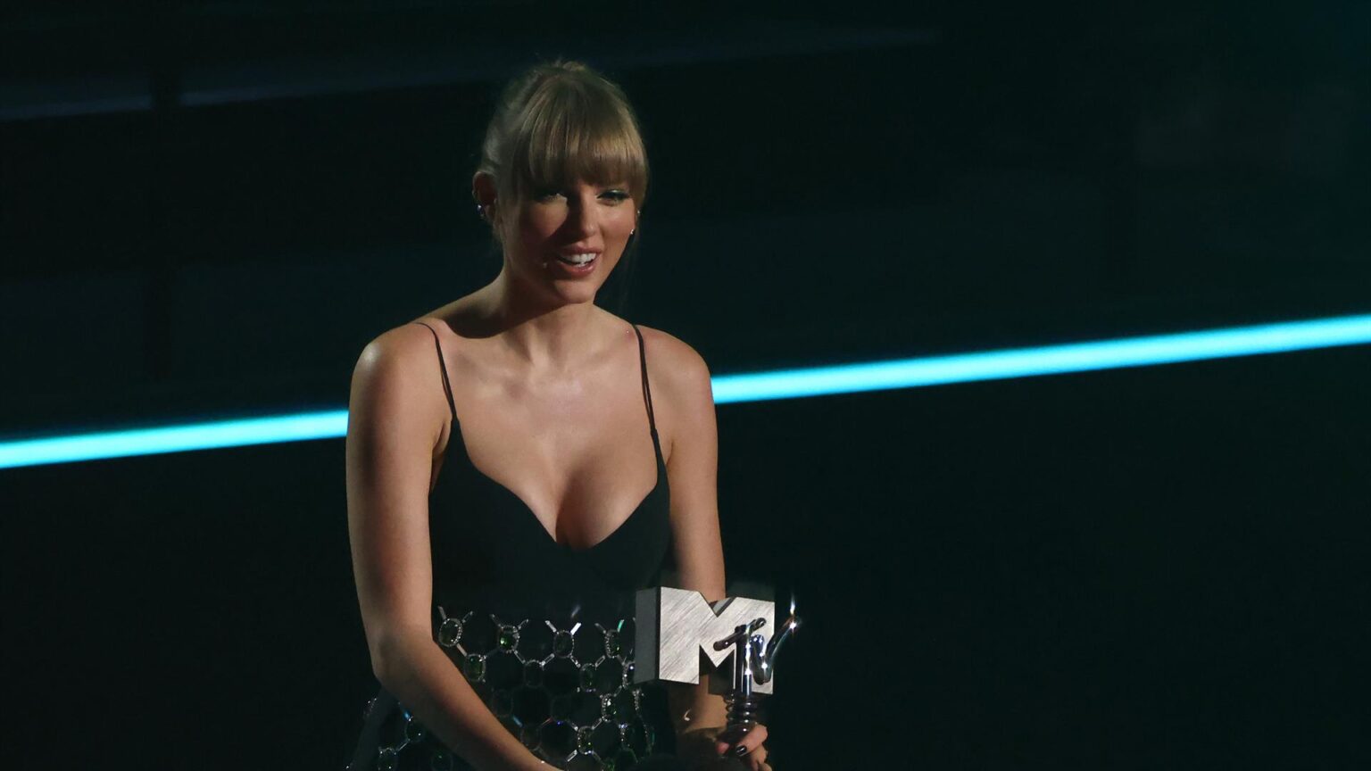 Taylor Swift triunfa en los Europe Music Award (EMA) de MTV al alzarse con cuatro premios