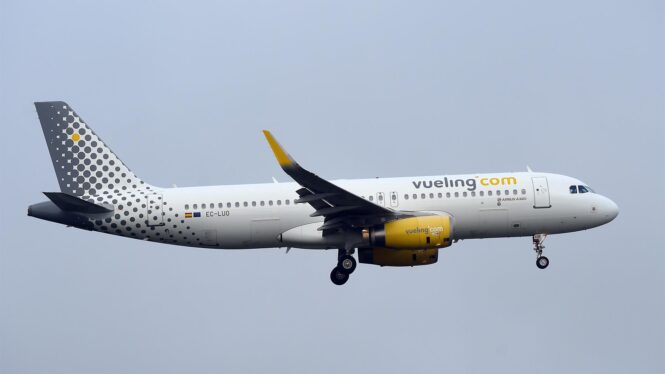 Vueling cancela 58 vuelos para este lunes por la huelga de tripulantes de cabina