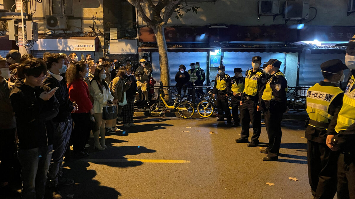 La prensa china da un giro radical en su postura sobre la covid tras las protestas