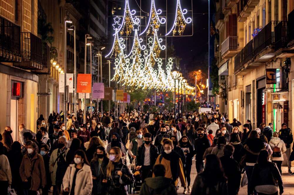 Crece el gasto navideño hasta los 735 euros, un 15% más que el año anterior, según la OCU
