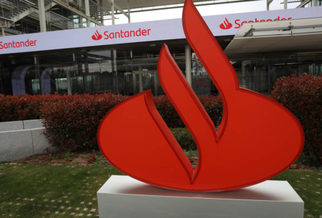 El Santander capta la mitad de clientes en España tras huir de la guerra de los depósitos