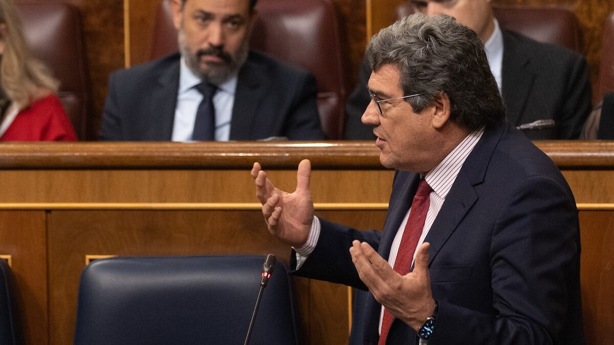 La reforma de pensiones que el jueves aprueba Moncloa dejará un agujero de 55.000 millones