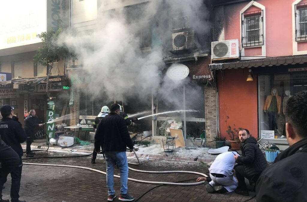 (VÍDEO) Al menos 7 muertos y varios heridos por una explosión de gas en un restaurante en Turquía