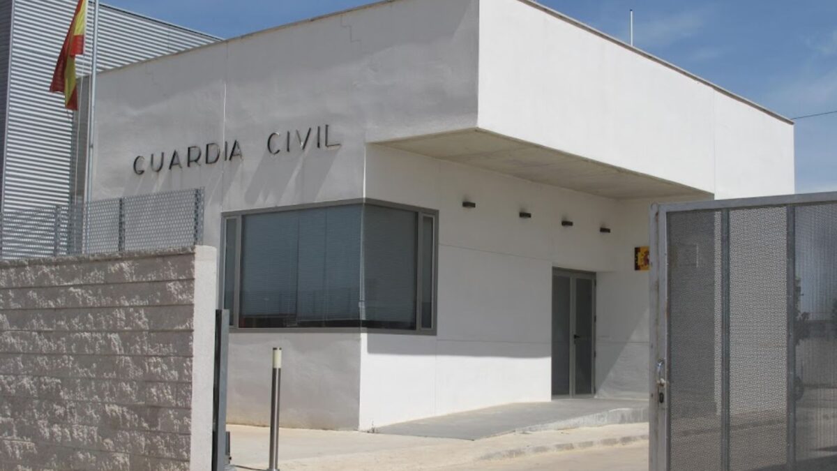 Una guardia civil mata a tiros a sus dos hijas en el cuartel de Quintanar del Rey y se suicida