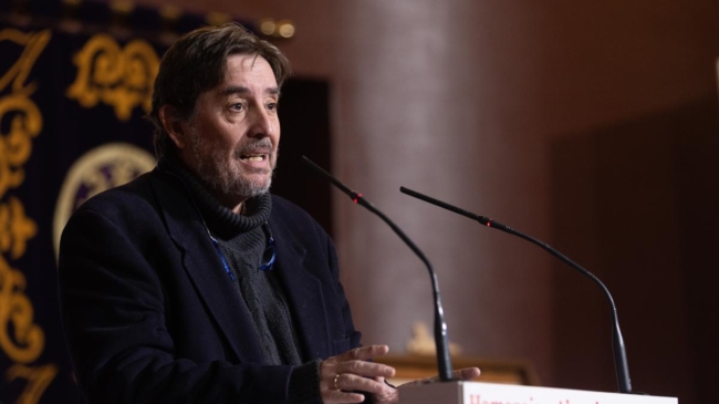 Polémica en el Cervantes al pagar 1.400 euros a un expatriado por obras en su casa de España