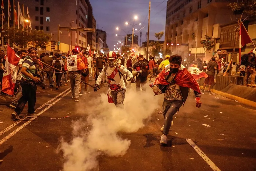 (VÍDEO) Fuertes manifestaciones en Perú para pedir la renuncia de Dina Boluarte y el cierre del Congreso