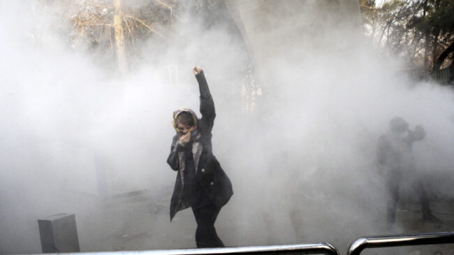 Liberada la fotógrafa iraní que fue arrestada durante 92 días por documentar las protestas