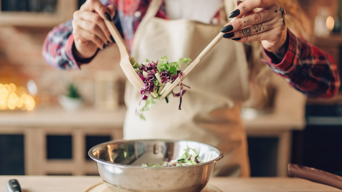 Los mejores alimentos y bebidas para deshincharte y ‘limpiar’ el cuerpo