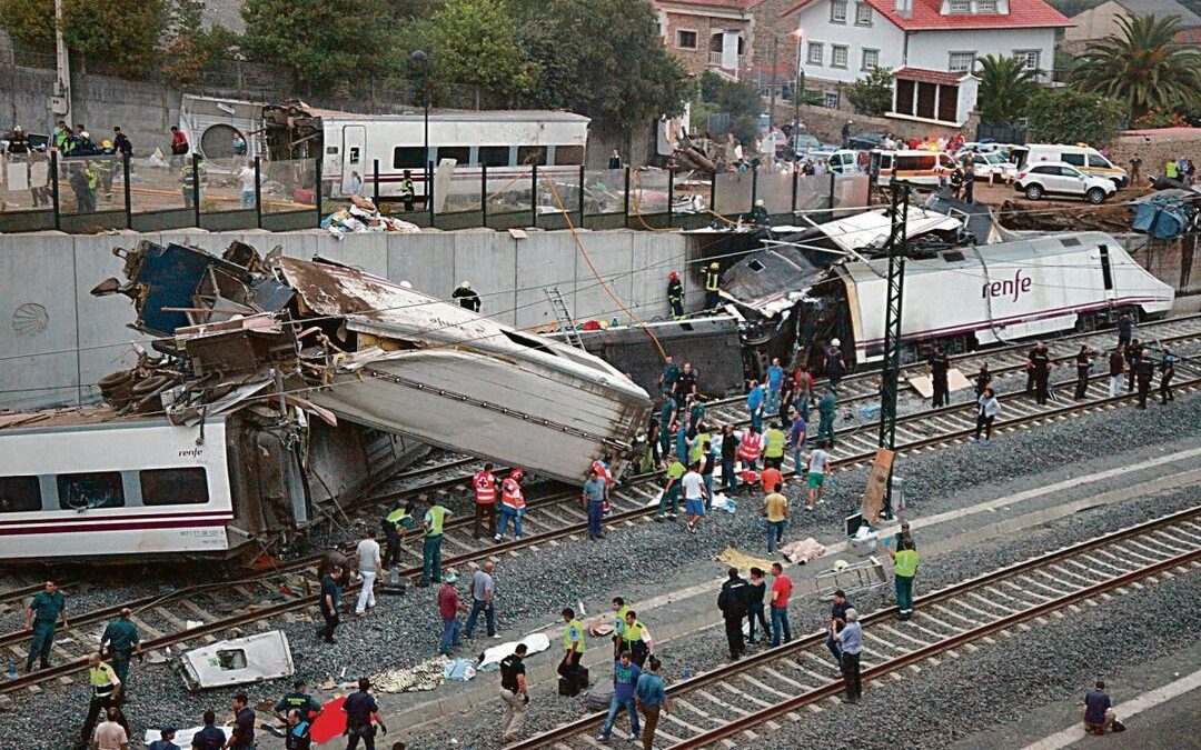 El juicio de la tragedia ferroviaria del Alvia se reanudará en enero con el pulso entre peritos