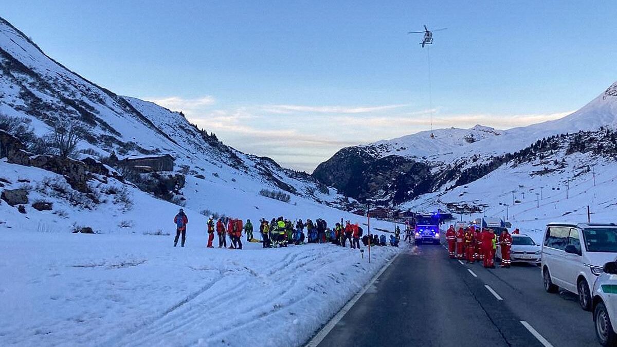 (VÍDEO) Rescatan con vida a las 10 personas desaparecidas por una gran avalancha de nieve en Austria