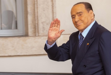 Berlusconi promete «un autobús de prostitutas» a los jugadores del Monza si ganan a un grande