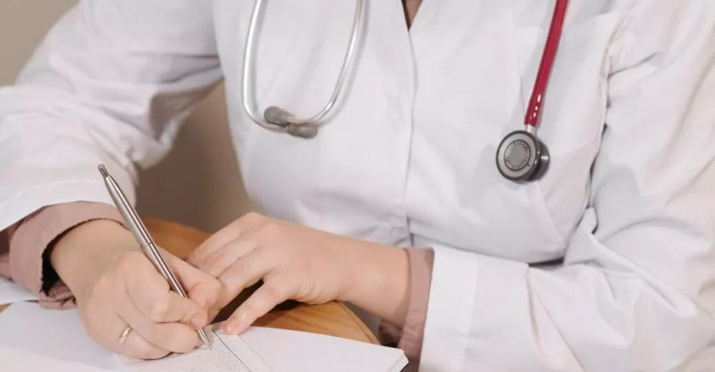 ¿No entiendes la letra de tu médico? Google lo resuelve con Inteligencia Artificial
