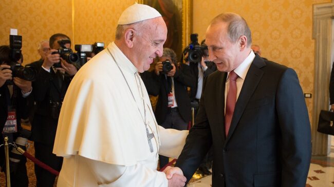 La página web del Vaticano sufre un "supuesto ciberataque" y Ucrania acusa al Kremlin