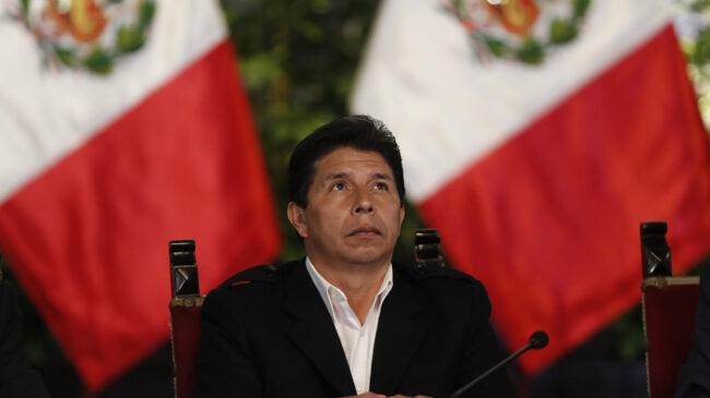 Castillo disuelve el Congreso, instaura un Gobierno de emergencia nacional y convoca elecciones en Perú