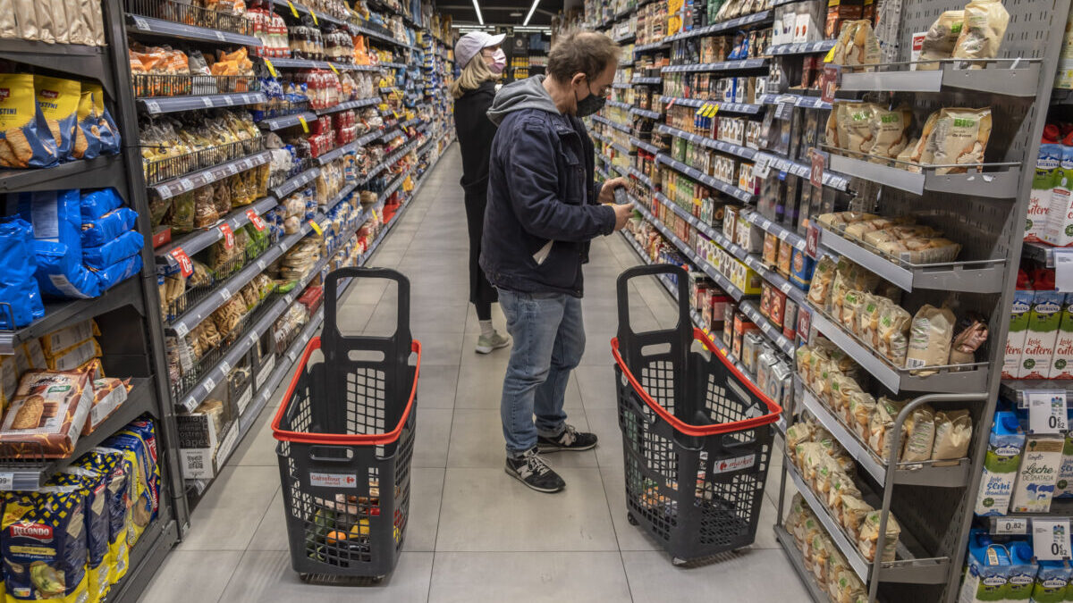 La inflación encareció un 9,1% la cesta de la compra de los españoles en 2022