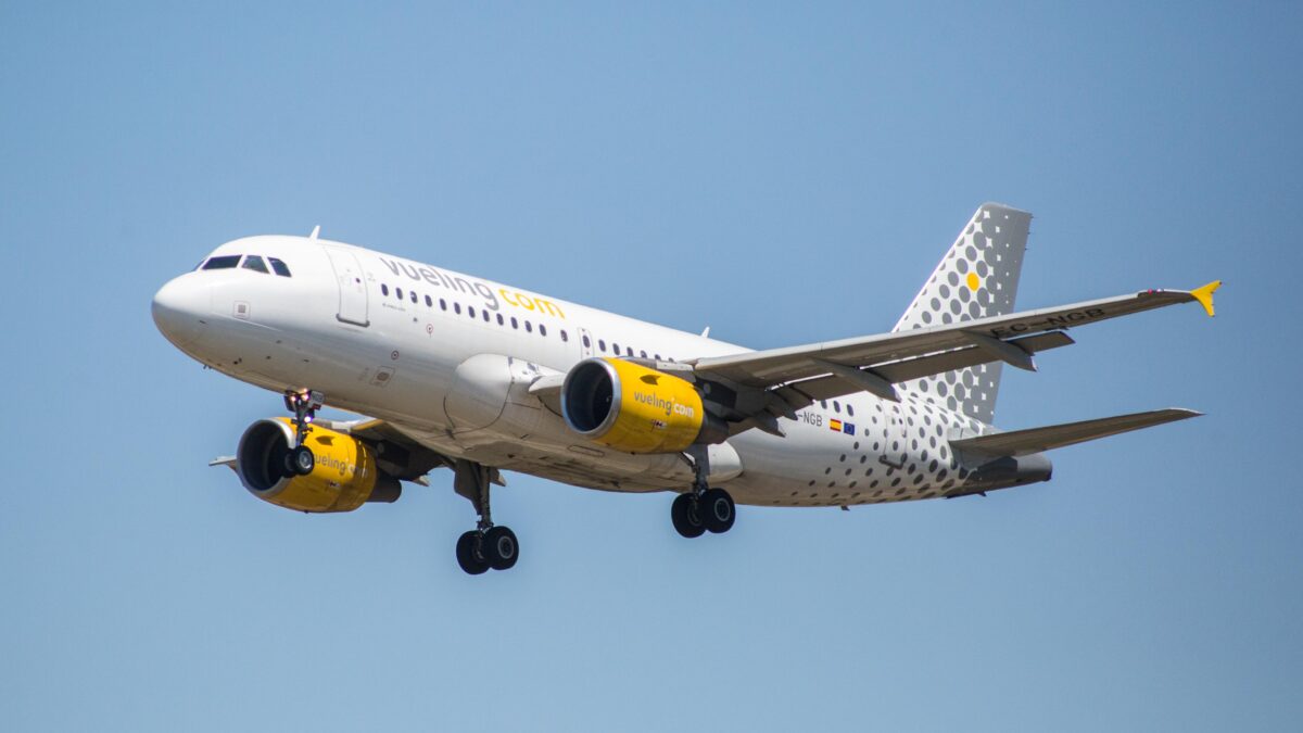 Vueling anula vuelos preventivamente por la huelga para garantizar sus servicios