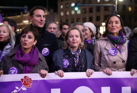 El feminismo carga contra el «antidemocrático» veto del PSOE a los expertos en la 'ley trans'