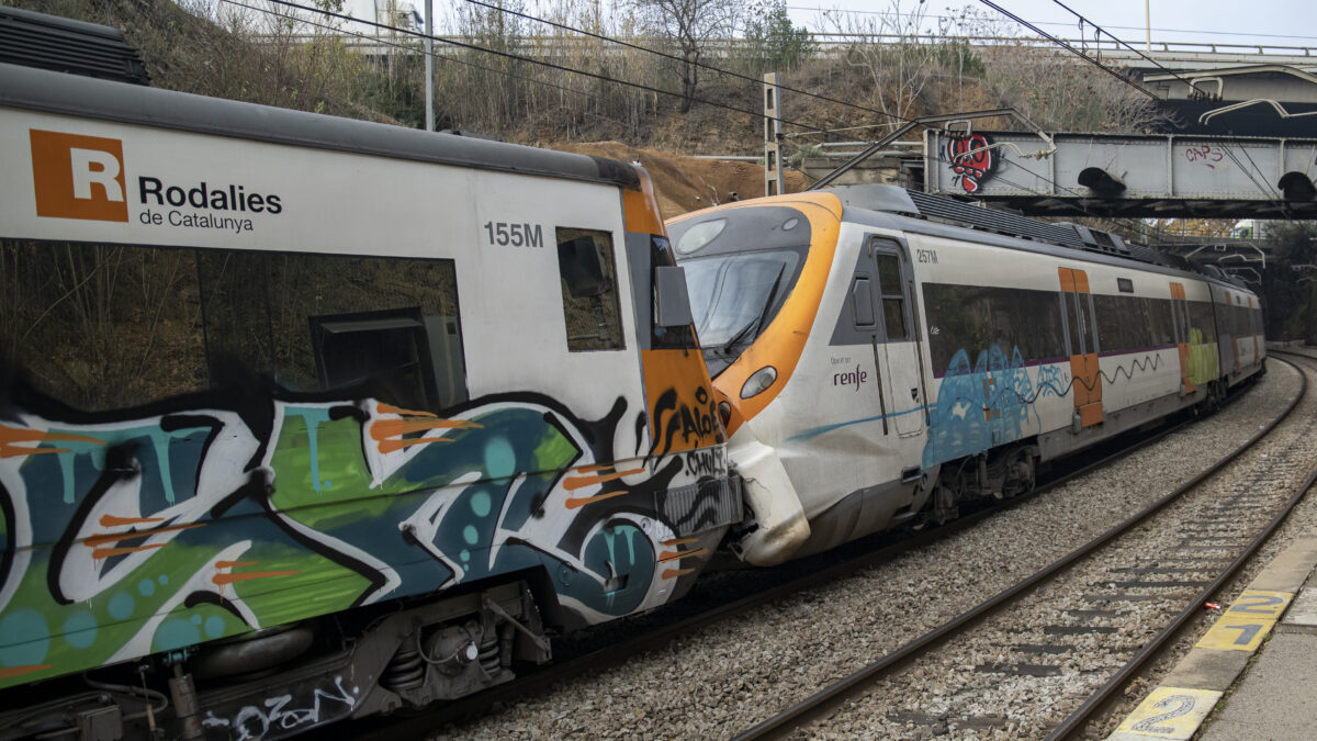 Un choque de dos trenes en Barcelona deja 155 pasajeros heridos