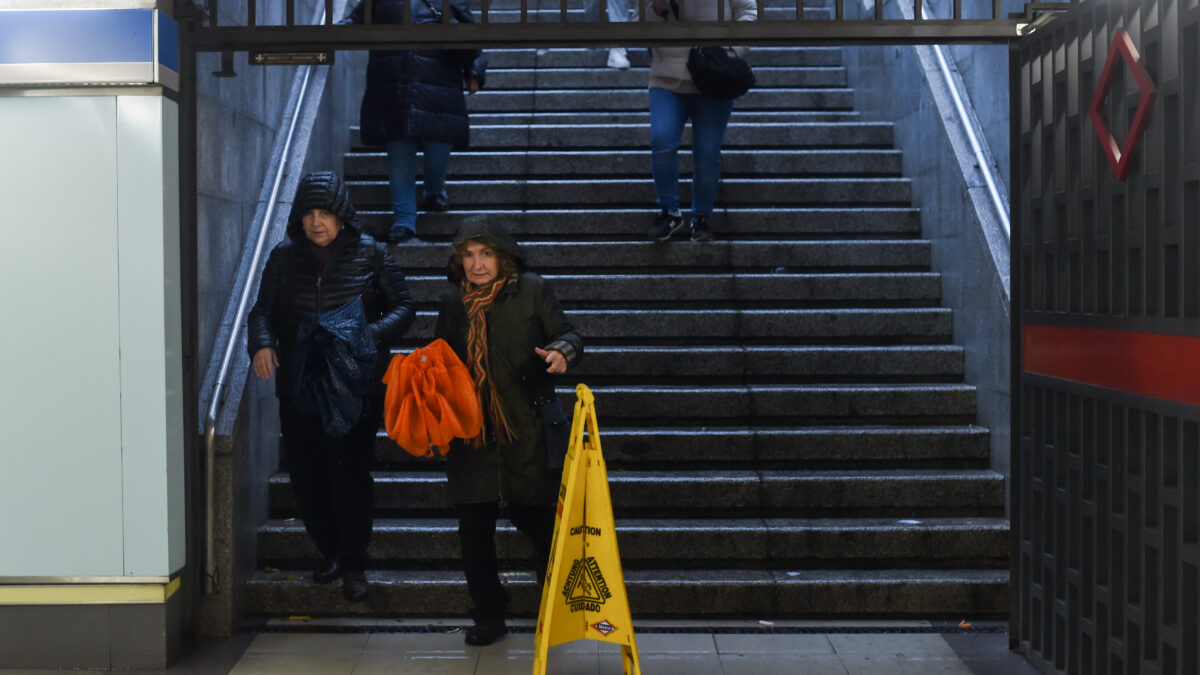 Metro de Madrid interrumpe la circulación en tramos de seis líneas por acumulación de agua