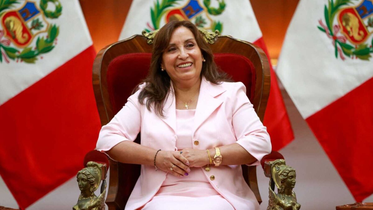 Continúa el caos político en Perú: Boluarte cambiará a su primer ministro una semana después de nombrarle