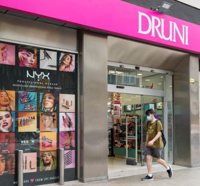 Primor y Druni sacan provecho del cierre de Douglas y suman un 40% más de clientes
