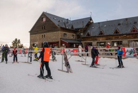 Las Estaciones de Esquí de León se llenan con más de 12.000 esquiadores
