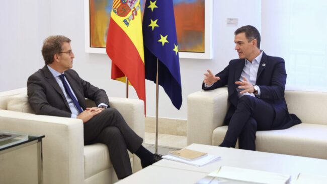 El PSOE avanza con Junts la amnistía mientras conversa con Feijóo