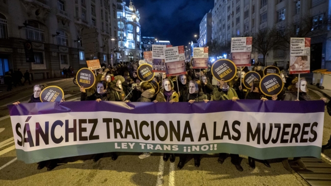 Las Feministas Socialistas piden a Montero que dimita y acusan al PSOE de ir contra sus valores