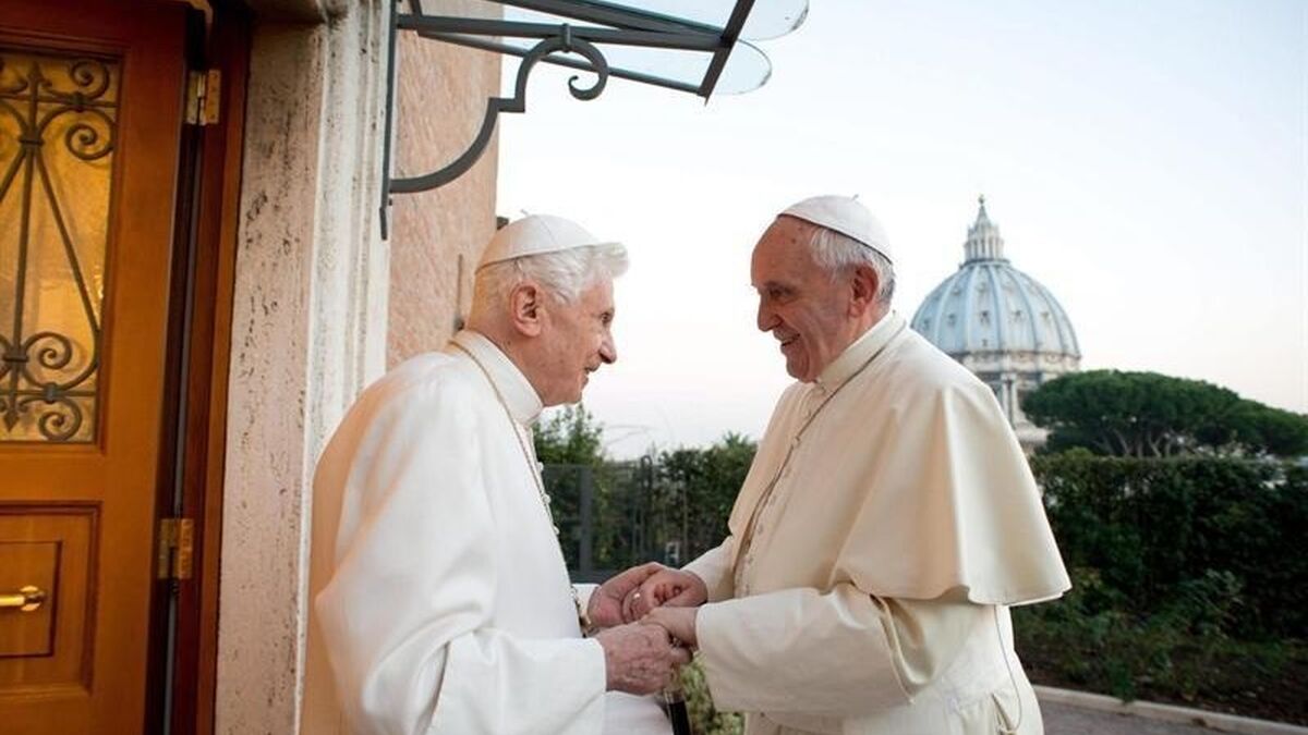 El papa emérito Benedicto XVI se encuentra «grave pero estable», según los medios