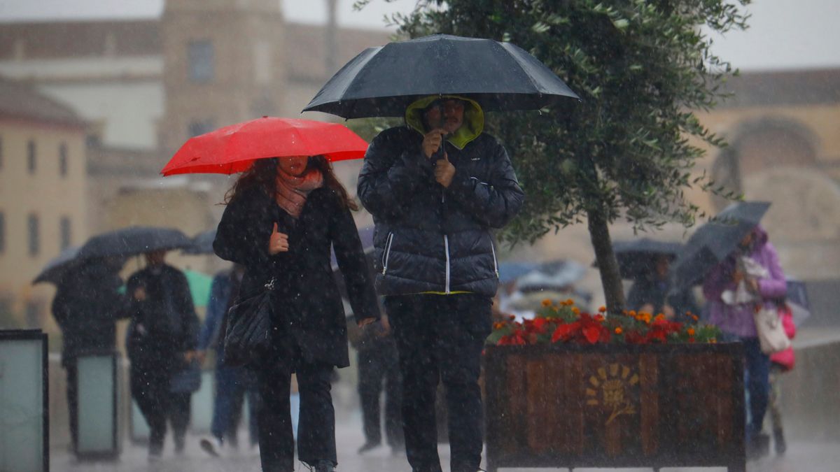 Fuertes lluvias y bajadas de la temperatura en gran parte de España