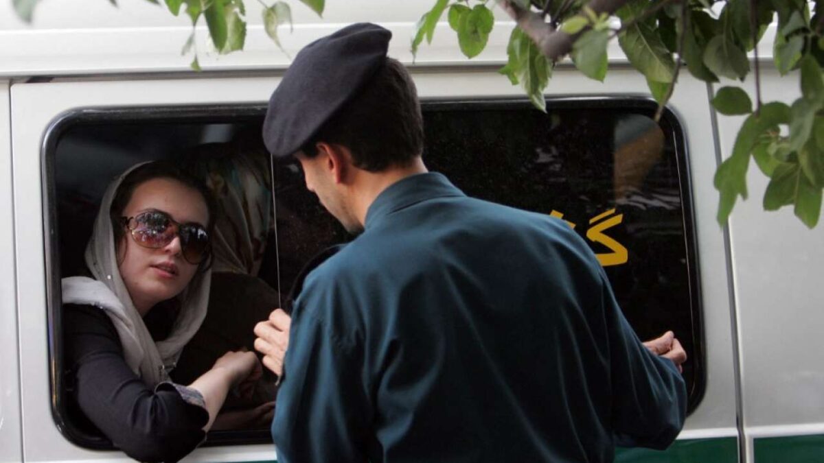 Irán suprime la policía de la moral por la presión de tres meses de protestas en el país