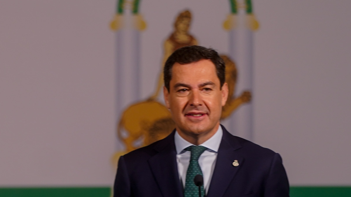 De Endesa a Cepsa: Juanma Moreno logra en un mes 15.000 millones en inversión ‘verde’