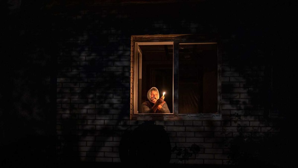 Más de nueve millones de ucranianos siguen sin electricidad en plenas navidades tras los últimos ataques rusos