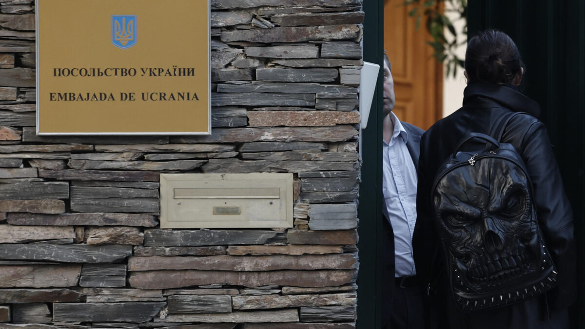 Interceptados otros tres sobres sospechosos con ojos de animales dirigidos a la embajada de Ucrania y los consulados de Málaga y Barcelona