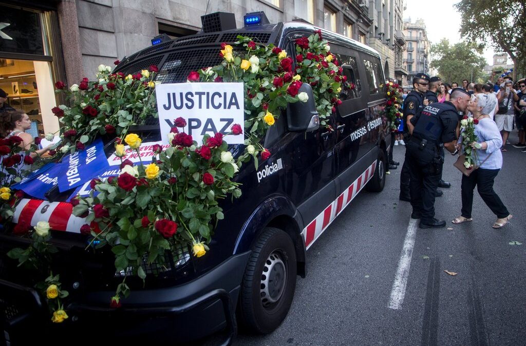 La Generalidad rechaza indemnizar a los mossos que abatieron a los yihadistas de los atentados en Cataluña: «Le corresponde al Estado»