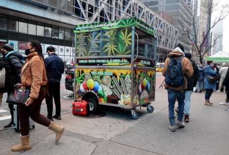 Nueva York inicia la venta de marihuana con fines recreativos