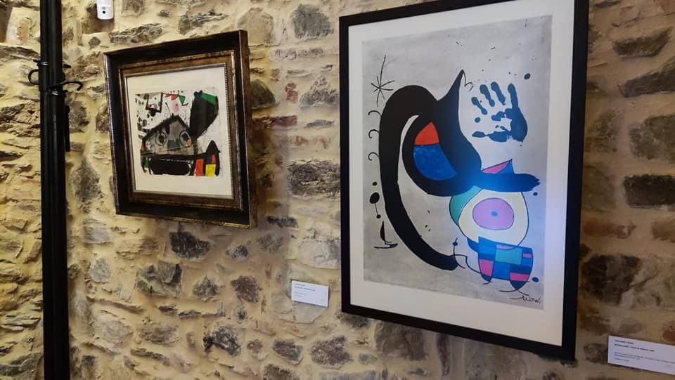 El pueblo español de 250 habitantes que reúne una exposición con obras originales de Picasso, Dalí y Miró