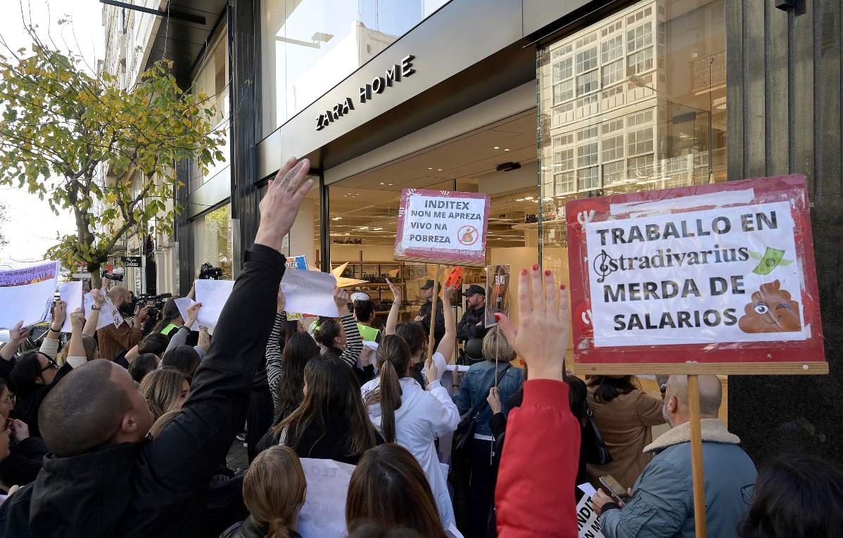Los dependientes de Inditex en La Coruña, a un paso de la huelga indefinida en plenas rebajas