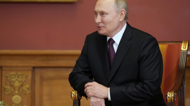 Putin prohíbe las exportaciones de petróleo a los países que apliquen un tope a los precios