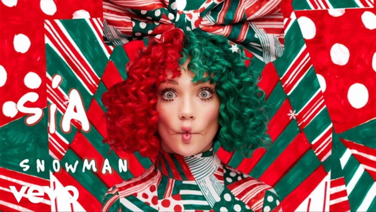 Sia encabeza el ránking de canciones navideñas más populares de 2022 en Spotify España