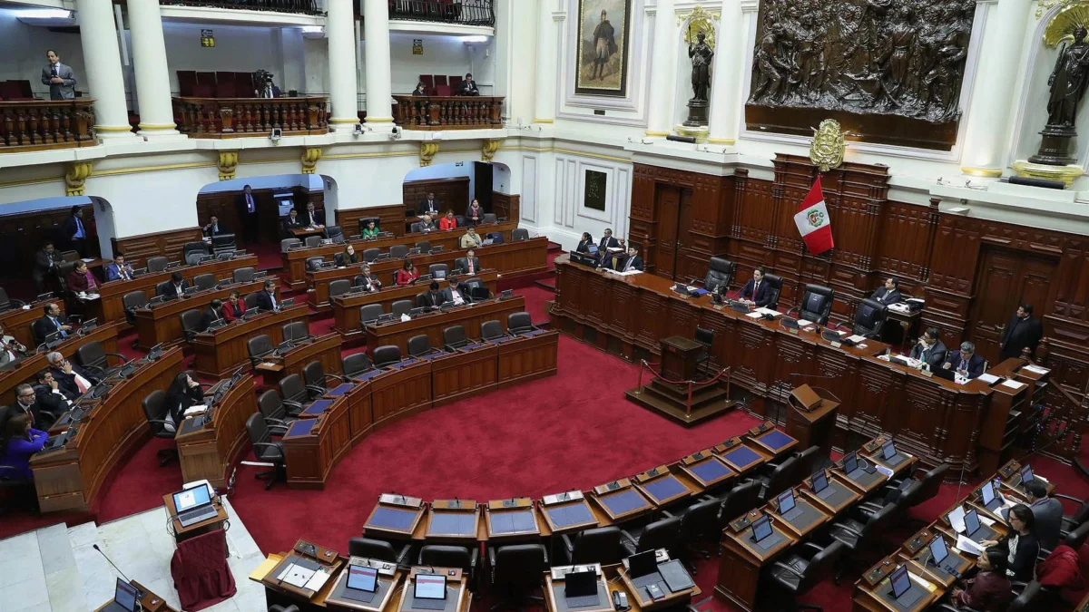 El Congreso de Perú vota a favor de reconsiderar un posible adelanto electoral para diciembre de 2023