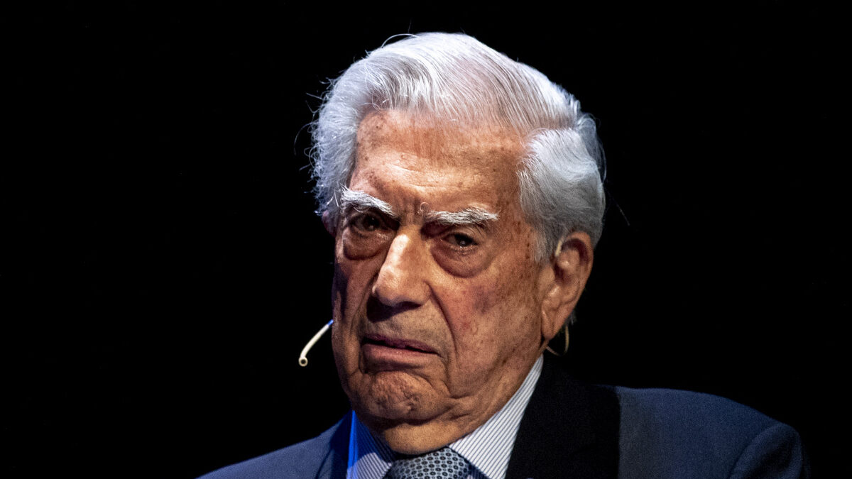 Vargas Llosa te enseña a escribir una novela a cambio de 599 euros