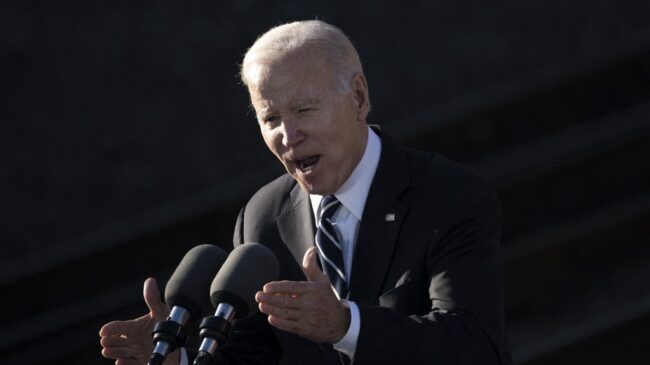 Biden afirma que no enviará aviones caza F-16 a Ucrania